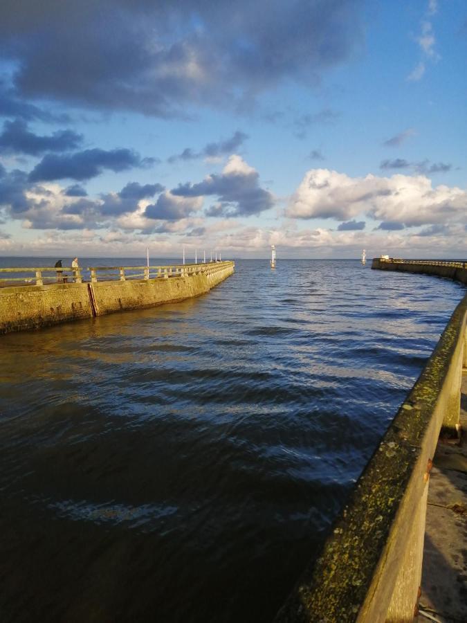 A Deux Pas D'La Mer Grandcamp-Maisy Exterior photo
